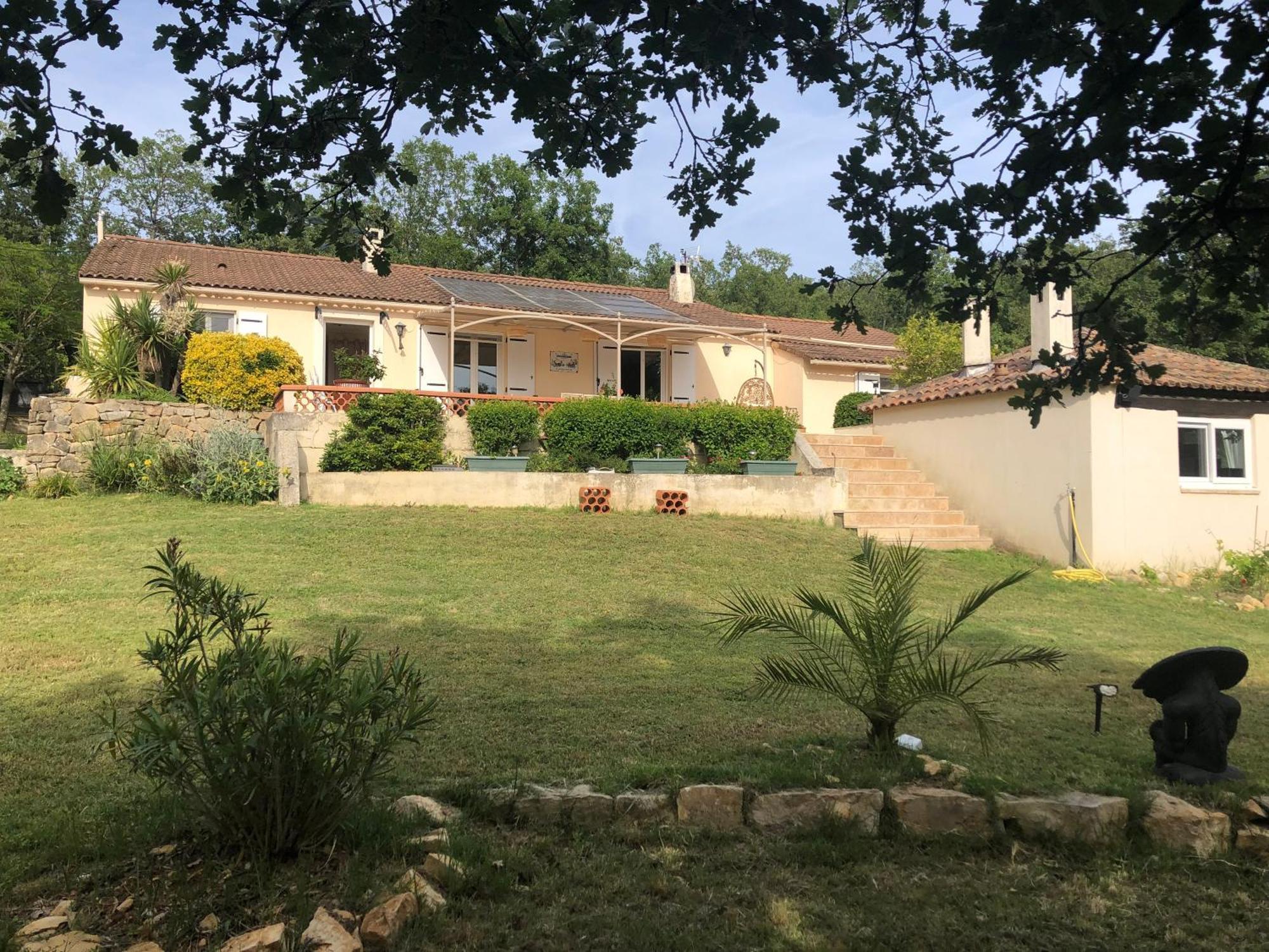 Villa Quinissole Sainte-Anastasie-sur-Issole Bagian luar foto